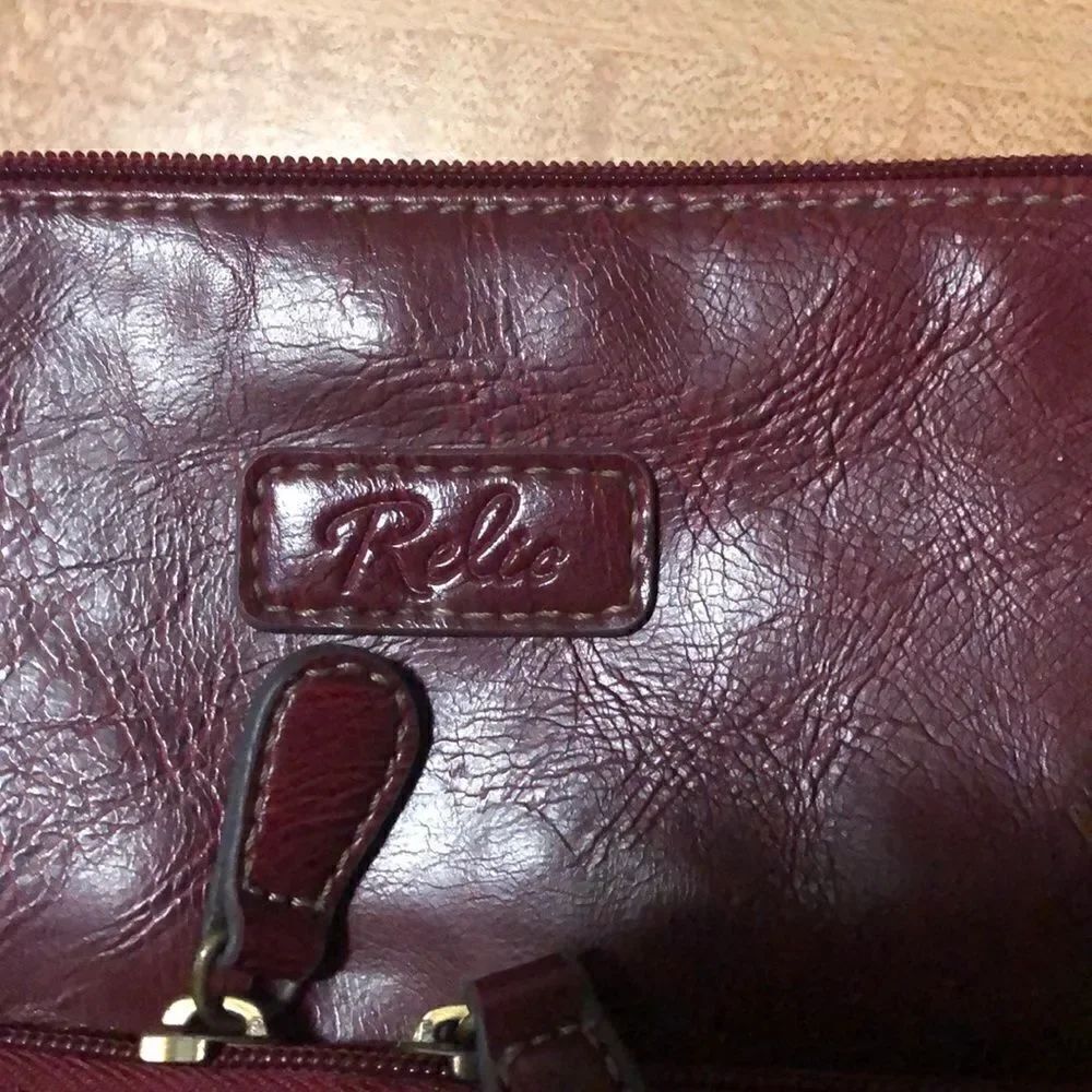 Relic CrossBody - Picture 3 of 5